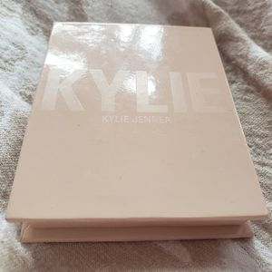 KYLIE COSMETICS HIGHLIGHT
